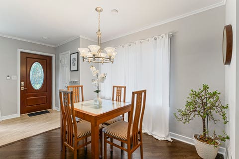 Tiny photo for 9 N Waverly Place, Mount Prospect, IL 60056 (MLS # 12696159)