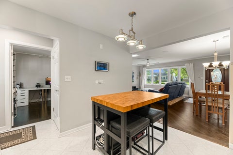 Tiny photo for 9 N Waverly Place, Mount Prospect, IL 60056 (MLS # 12696159)