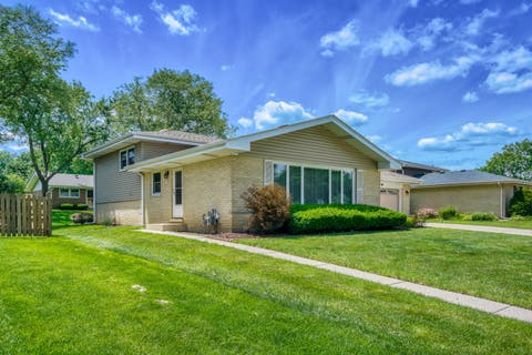 Tiny photo for 532 Summit Drive, Schaumburg, IL 60193 (MLS # 12708390)