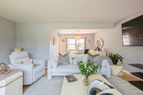 Tiny photo for 10927 S Circle Drive, Palos Hills, IL 60465 (MLS # 12497451)