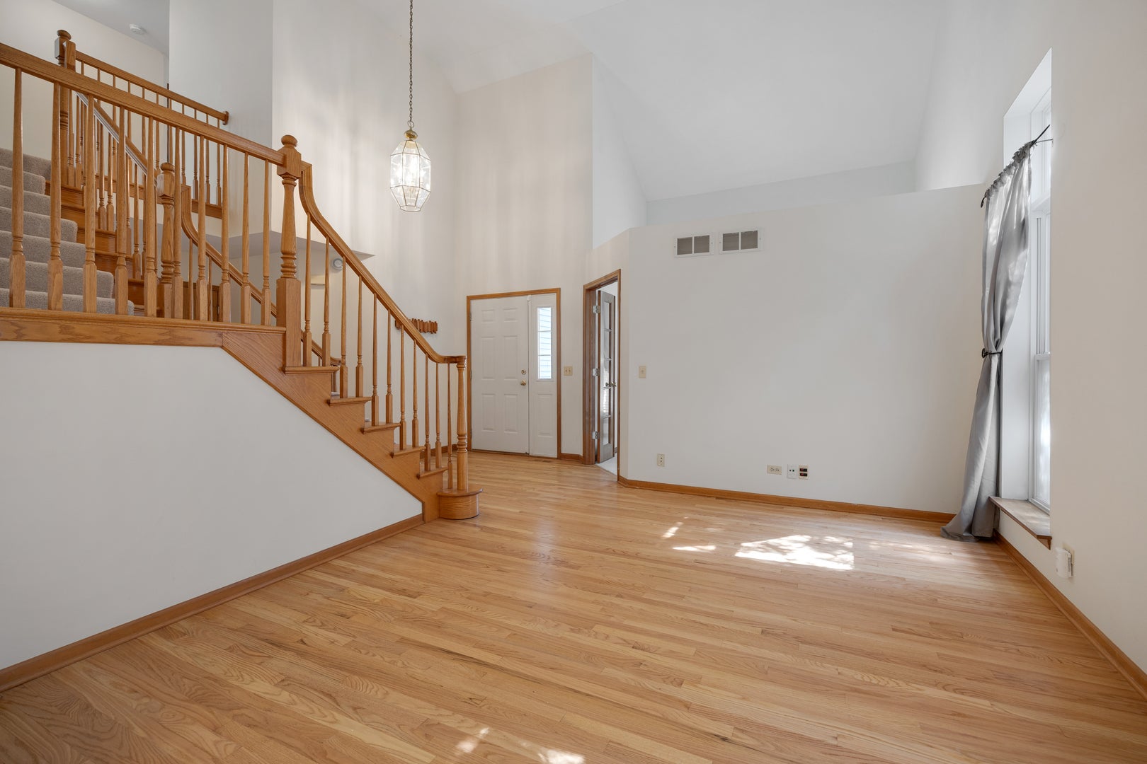 2519 CRESTVIEW Drive