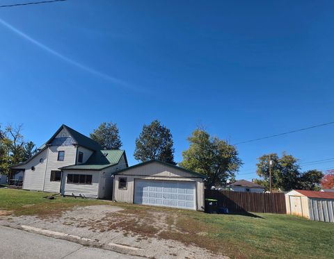 Tiny photo for 623 E Clay Street, Clinton, IL 61727 (MLS # 12499677)
