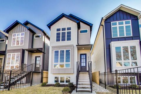 Photo of 2617 W Carmen Avenue, Chicago, IL 60625 (MLS # 12598309)