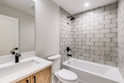 Tiny photo for 2617 W Carmen Avenue, Chicago, IL 60625 (MLS # 12598309)
