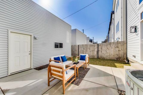 Tiny photo for 2617 W Carmen Avenue, Chicago, IL 60625 (MLS # 12598309)