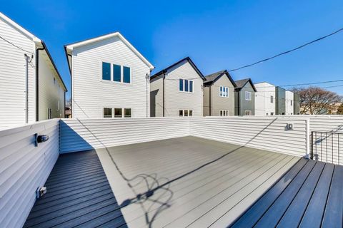 Tiny photo for 2617 W Carmen Avenue, Chicago, IL 60625 (MLS # 12598309)