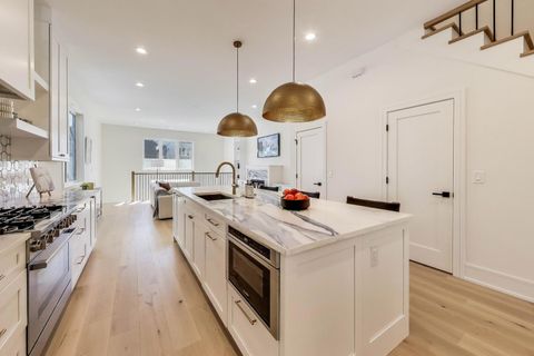 Tiny photo for 2617 W Carmen Avenue, Chicago, IL 60625 (MLS # 12598309)