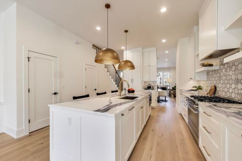 Tiny photo for 2617 W Carmen Avenue, Chicago, IL 60625 (MLS # 12598309)