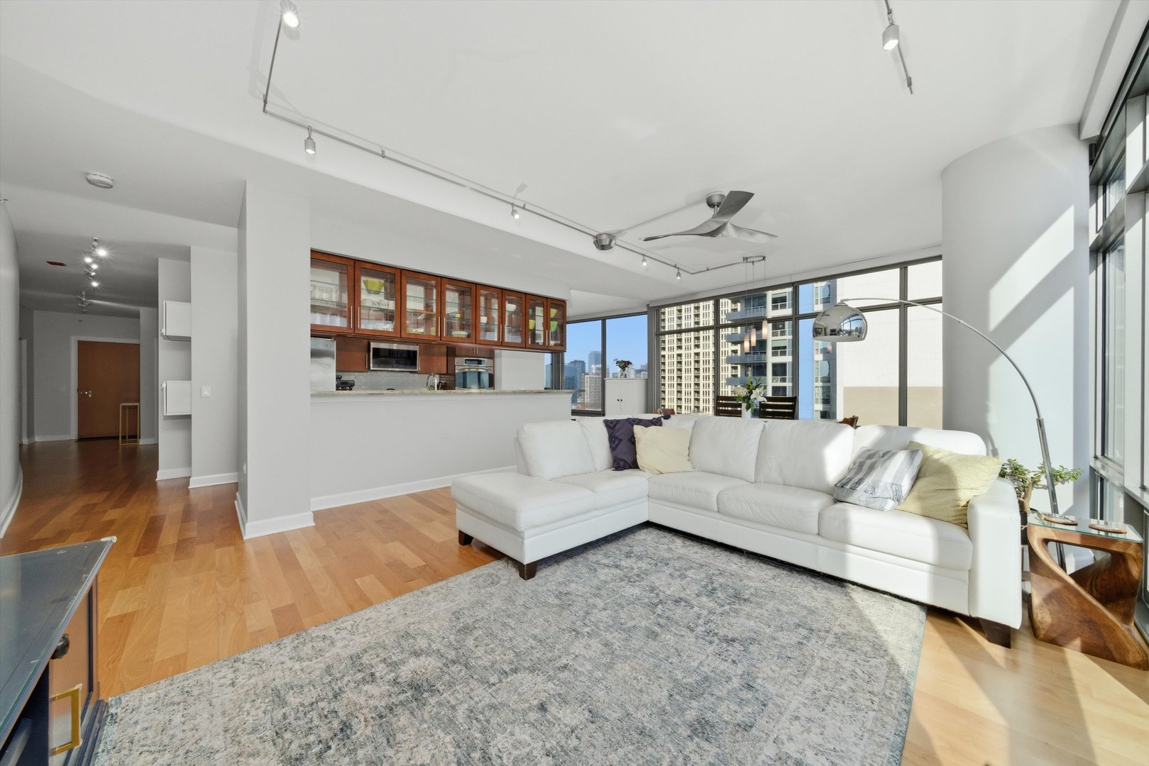 100 E 14th Street 1401