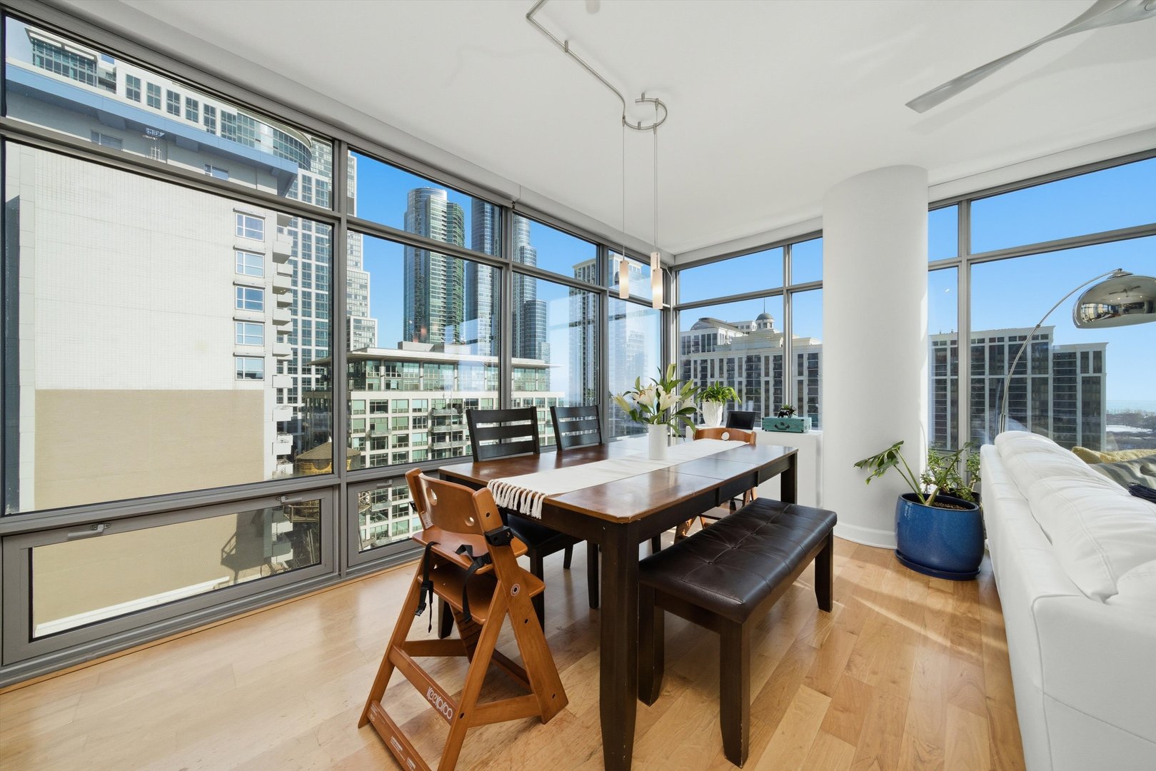 100 E 14th Street 1401