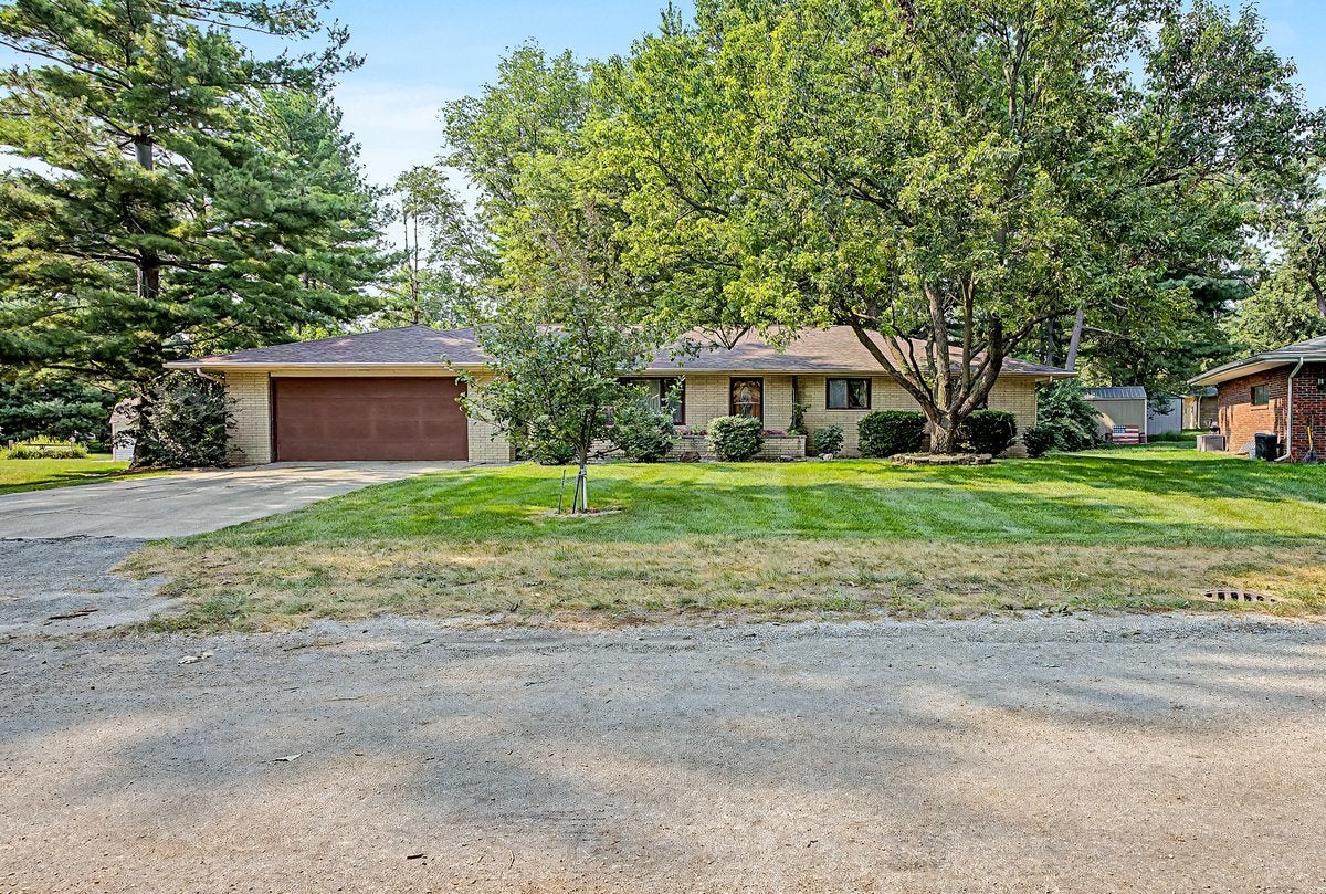 109 E Parkview Drive
