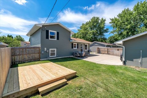 Tiny photo for 425 N 6th Street, Eldridge, IA 52748 (MLS # 12696709)