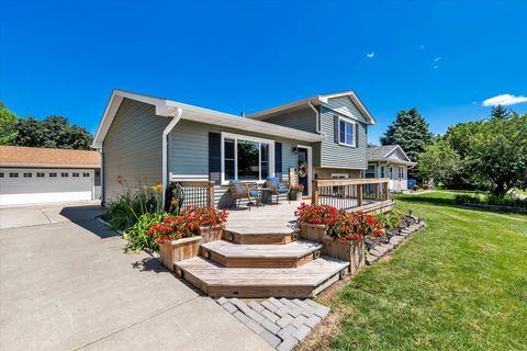 Tiny photo for 425 N 6th Street, Eldridge, IA 52748 (MLS # 12696709)