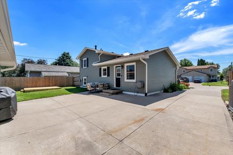 Tiny photo for 425 N 6th Street, Eldridge, IA 52748 (MLS # 12696709)