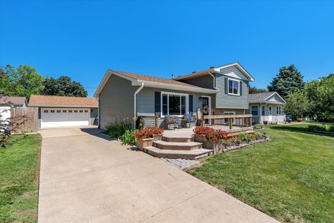 Tiny photo for 425 N 6th Street, Eldridge, IA 52748 (MLS # 12696709)