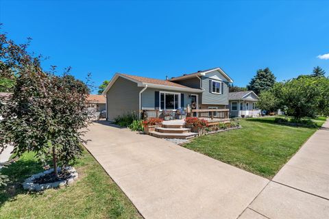 Tiny photo for 425 N 6th Street, Eldridge, IA 52748 (MLS # 12696709)