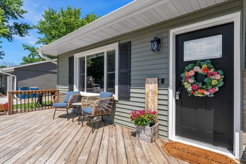 Tiny photo for 425 N 6th Street, Eldridge, IA 52748 (MLS # 12696709)