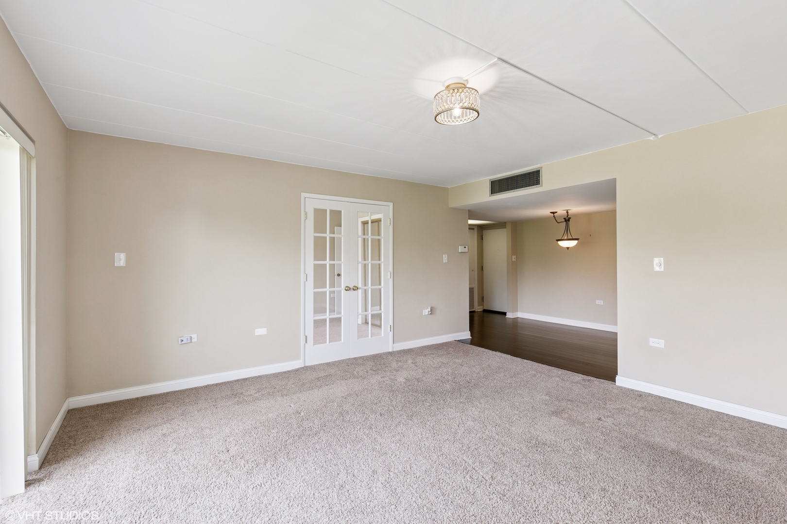 940 Holbrook Road 34C
