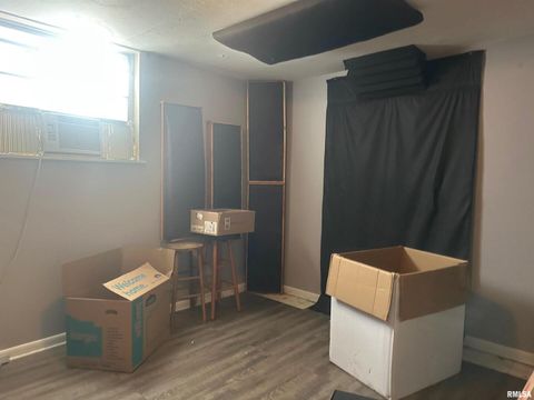 Tiny photo for 1212 W Schwartz Street, Carbondale, IL 62901 (MLS # EB460441)