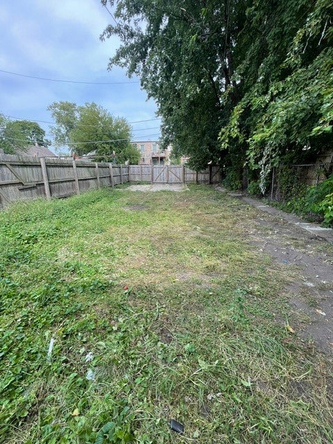 Tiny photo for 724 W 50TH Place, Chicago, IL 60609 (MLS # 12760618)