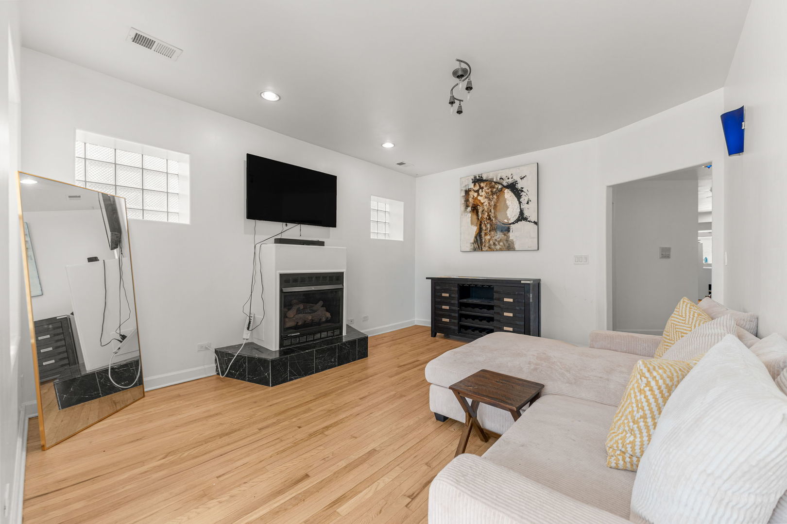 6722 S Ridgeland Avenue 3S