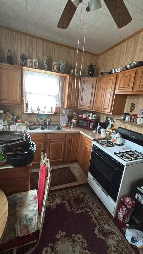 Tiny photo for 1112 Fulton Street, Ottawa, IL 61350 (MLS # 12695366)