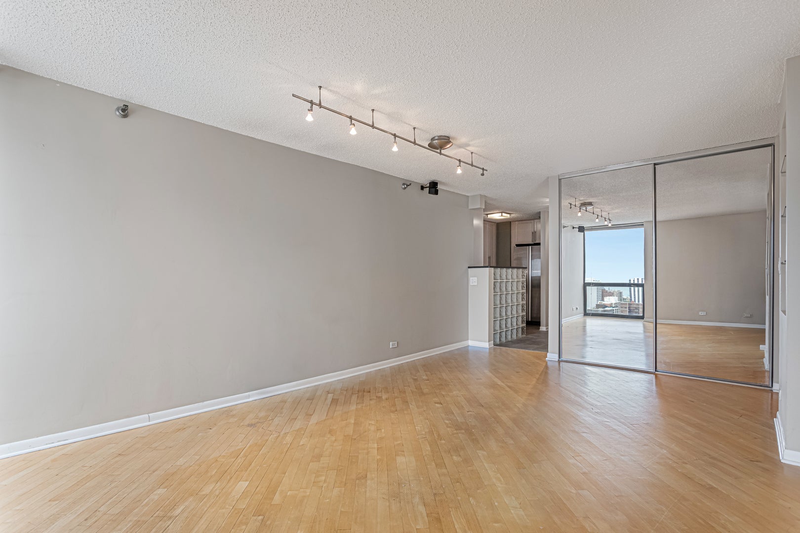 1122 N Clark Street 3105