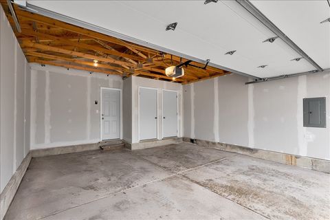 Tiny photo for 984 Four Seasons Boulevard, Aurora, IL 60504 (MLS # 12631989)