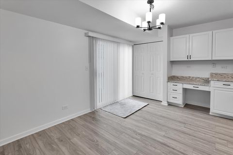 Tiny photo for 984 Four Seasons Boulevard, Aurora, IL 60504 (MLS # 12631989)