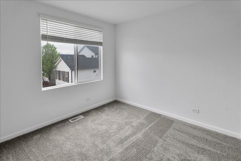 Tiny photo for 984 Four Seasons Boulevard, Aurora, IL 60504 (MLS # 12631989)