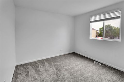 Tiny photo for 984 Four Seasons Boulevard, Aurora, IL 60504 (MLS # 12631989)