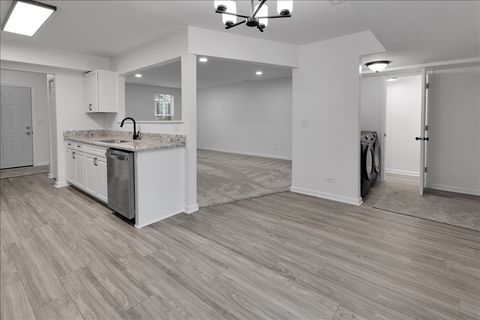 Tiny photo for 984 Four Seasons Boulevard, Aurora, IL 60504 (MLS # 12631989)