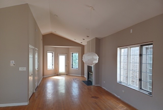 1352 W Hubbard Street 4