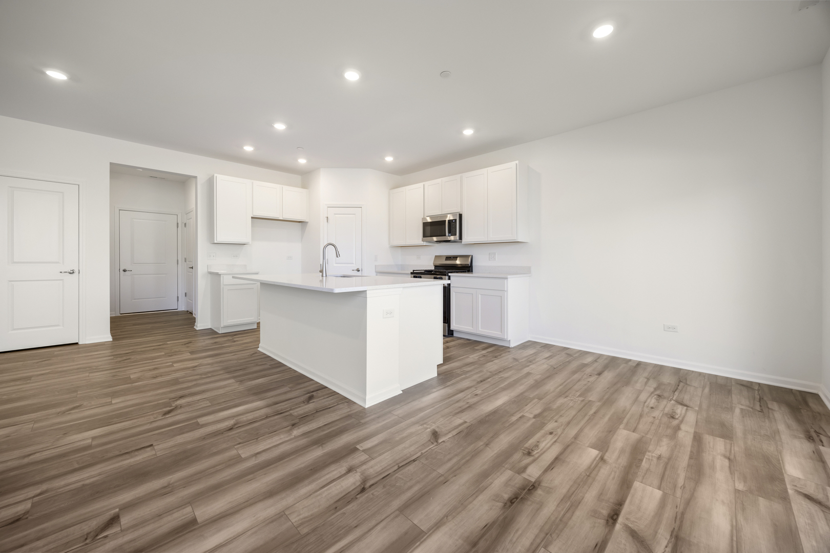 Crystal Lake, Illinois 60012, United States, 3 Bedrooms Bedrooms, ,3 BathroomsBathrooms,Residential,Active,237647