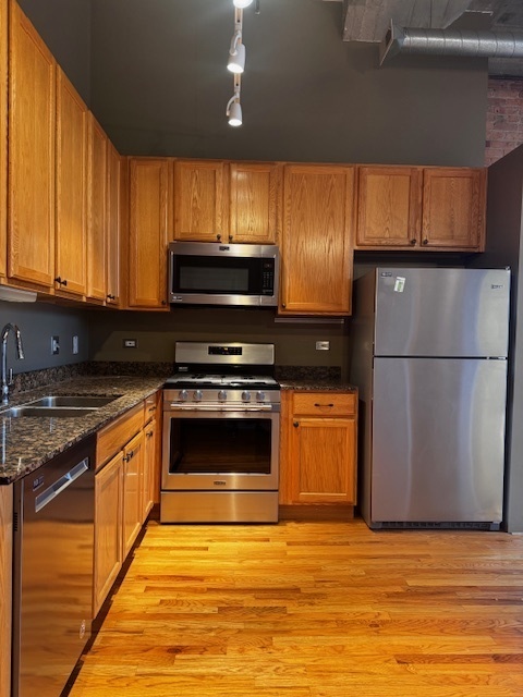 2001 S Calumet Avenue 311