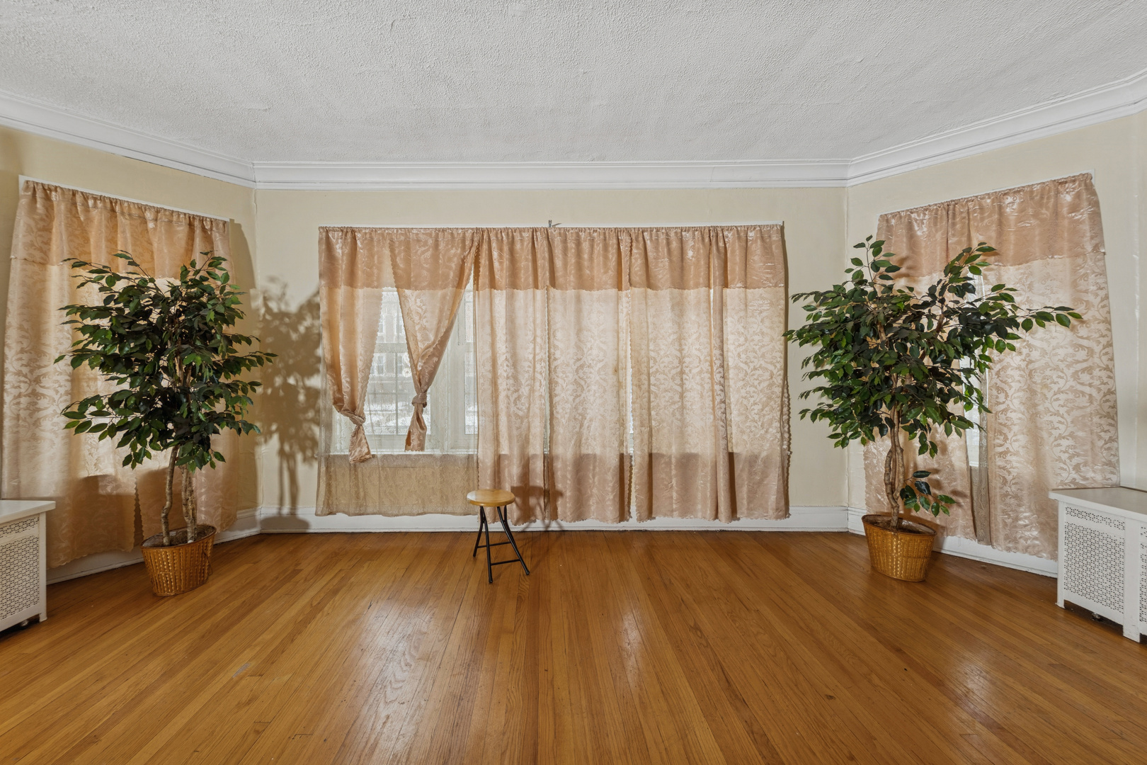 7718 S Kingston Avenue