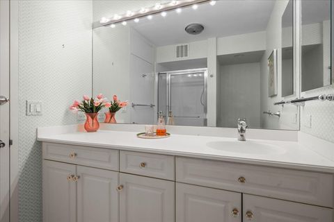 Tiny photo for 1630 Sheridan Road #3C, Wilmette, IL 60091 (MLS # 12466595)