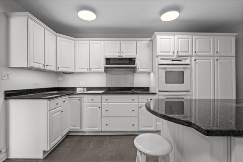 Tiny photo for 1630 Sheridan Road #3C, Wilmette, IL 60091 (MLS # 12466595)
