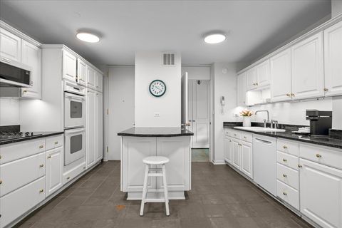 Tiny photo for 1630 Sheridan Road #3C, Wilmette, IL 60091 (MLS # 12466595)