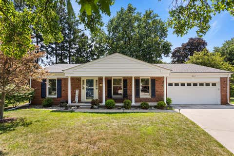 Photo of 4 Stanford Place, Champaign, IL 61820 (MLS # 12695666)