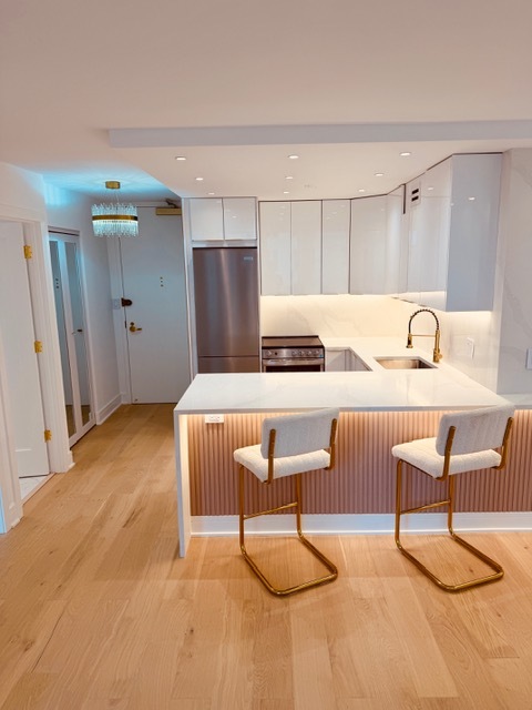 100 E Walton Street 36C