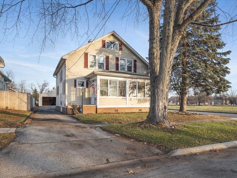 Photo of 634 13th Street, Rockford, IL 61104 (MLS # 12525762)