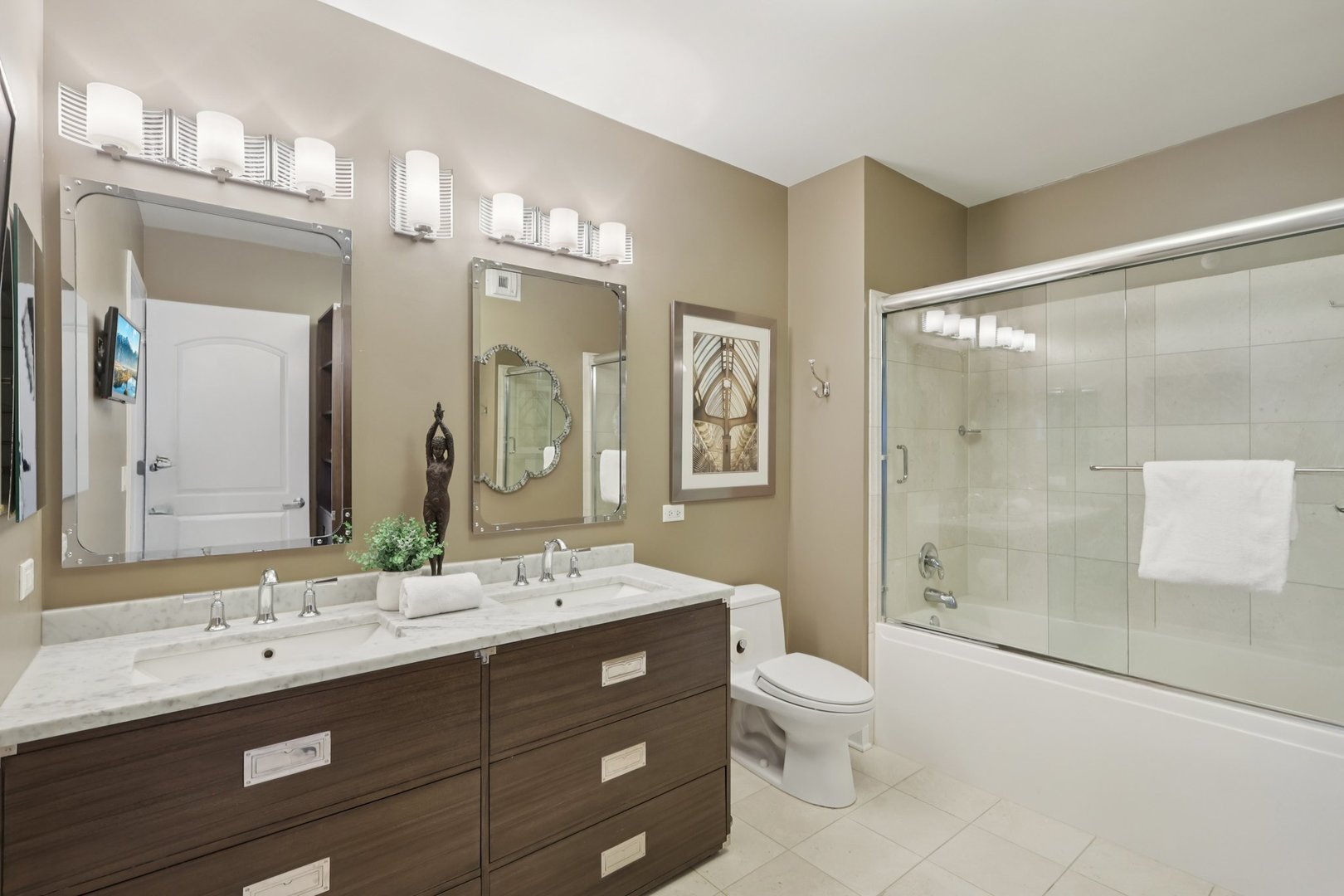 450 E Waterside Drive 2103