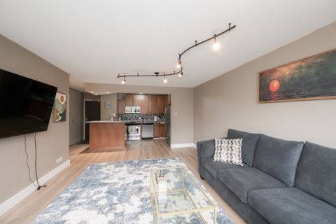 Tiny photo for 3930 N PINE GROVE Avenue #310, Chicago, IL 60613 (MLS # 12610791)