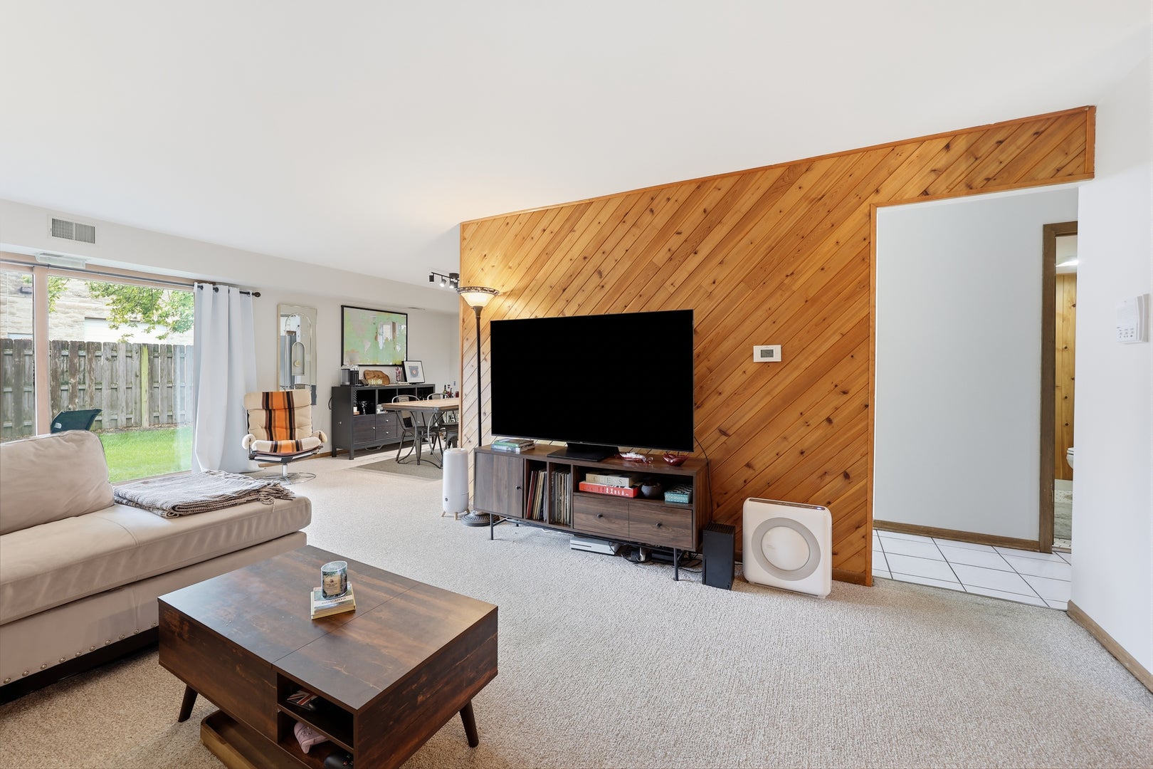 821 Oakton Street 104