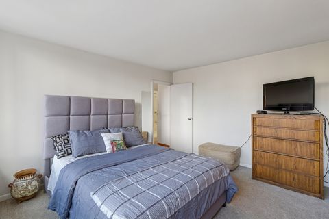 Tiny photo for 5201 S CORNELL Avenue #3E, Chicago, IL 60615 (MLS # 12503035)