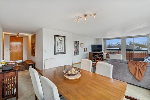 Tiny photo for 5201 S CORNELL Avenue #3E, Chicago, IL 60615 (MLS # 12503035)
