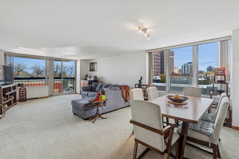 Tiny photo for 5201 S CORNELL Avenue #3E, Chicago, IL 60615 (MLS # 12503035)
