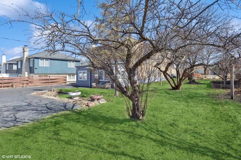 Tiny photo for 4332 Amelia Avenue, Lyons, IL 60534 (MLS # 12595089)