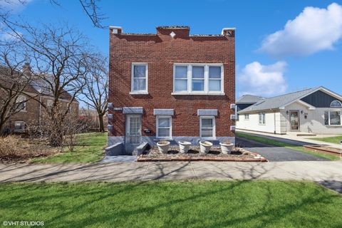 Tiny photo for 4332 Amelia Avenue, Lyons, IL 60534 (MLS # 12595089)